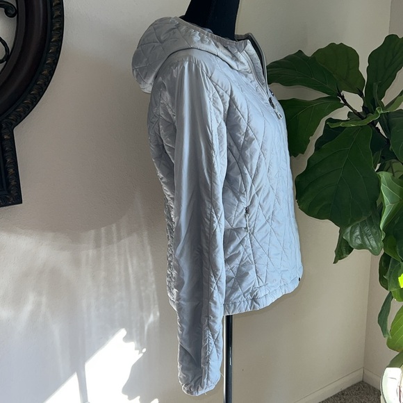 Patagonia Women’s Nano Puff Primaloft Hooded Jacket Coat in Light Gary Medium - Picture 7 of 16